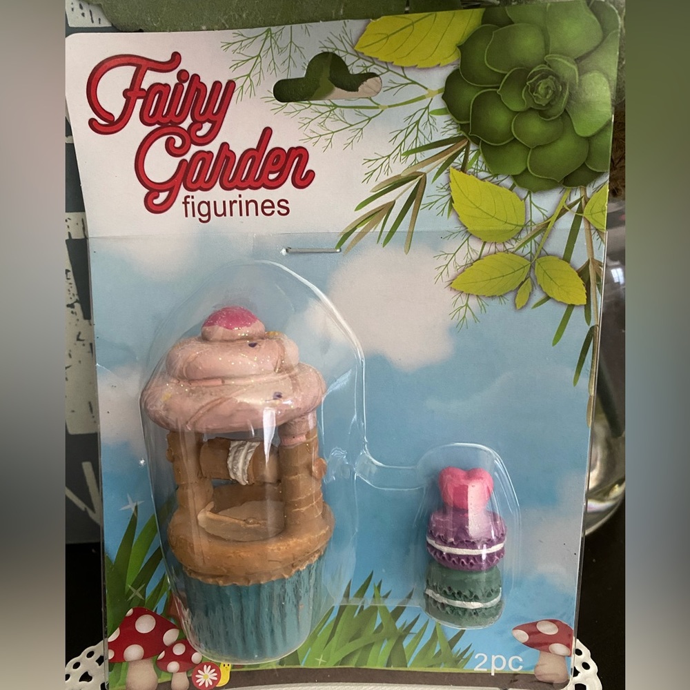 🆕🧚🏻‍♀️ RARE FAIRY GARDEN “WISHING WELL & SWEET TREATS” COLLECTIBLE FIGURINES